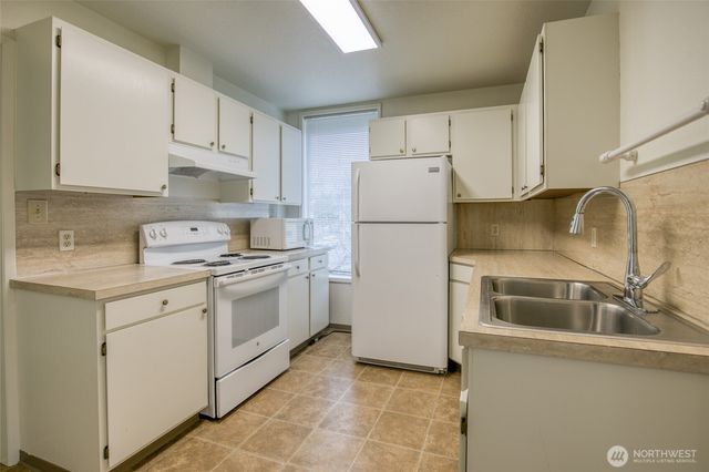 208 N H Street, Aberdeen, WA 98520