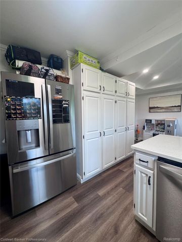 33103 Edgegrove, Fraser, MI 48026