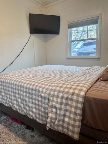 33103 Edgegrove, Fraser, MI 48026