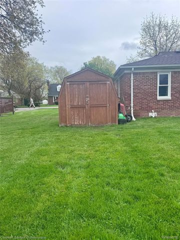 33103 Edgegrove, Fraser, MI 48026