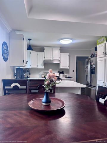 33103 Edgegrove, Fraser, MI 48026