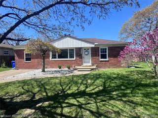 33103 Edgegrove, Fraser, MI 48026