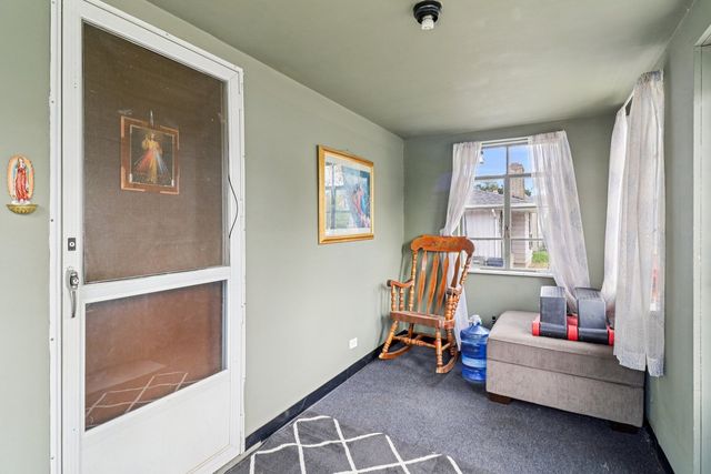 796 Parkway Avenue, Elgin, IL 60120