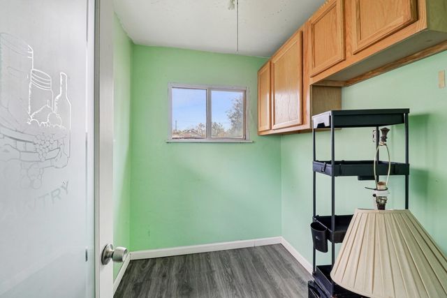 796 Parkway Avenue, Elgin, IL 60120