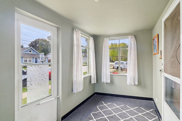 796 Parkway Avenue, Elgin, IL 60120