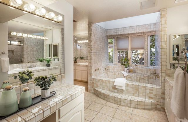7351 Alicante Road, Carlsbad, CA 92009