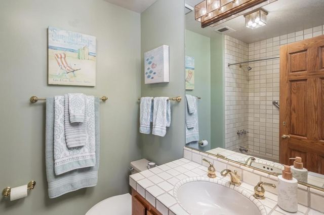 7351 Alicante Road, Carlsbad, CA 92009