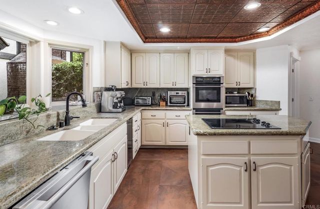 7351 Alicante Road, Carlsbad, CA 92009