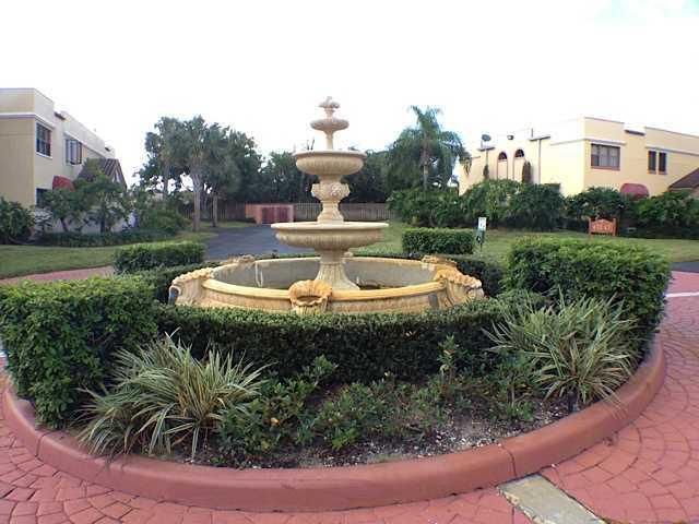 49 Uno Lago Drive, Juno Beach, FL 33408