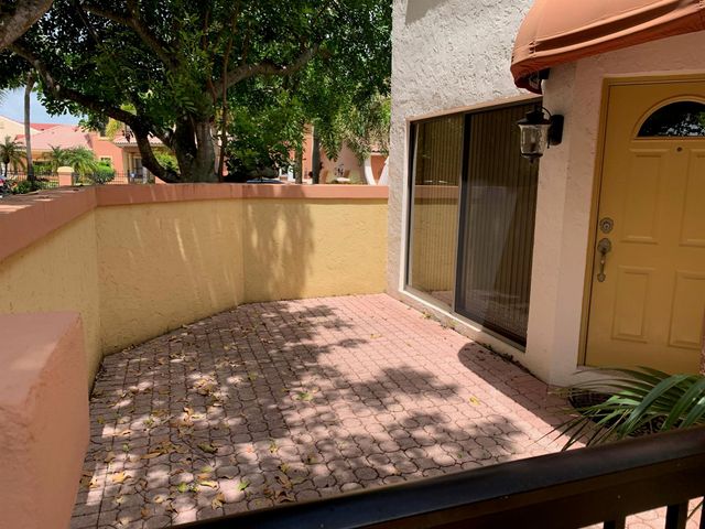 49 Uno Lago Drive, Juno Beach, FL 33408