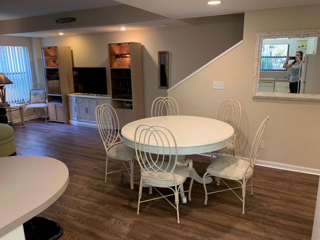 49 Uno Lago Drive, Juno Beach, FL 33408