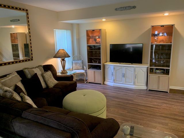 49 Uno Lago Drive, Juno Beach, FL 33408