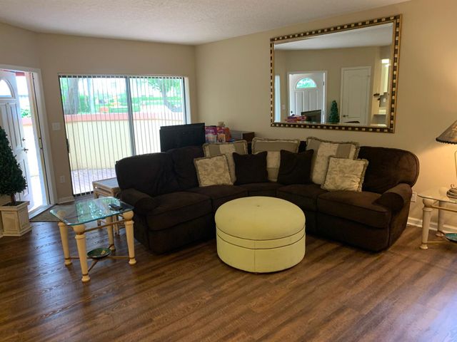 49 Uno Lago Drive, Juno Beach, FL 33408