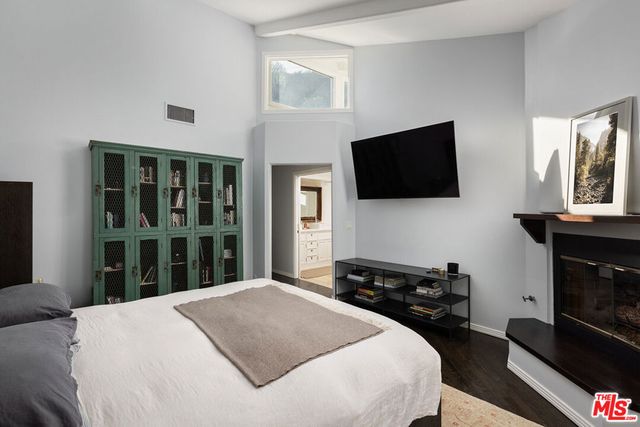 12317 Rochedale Lane, Los Angeles, CA 90049