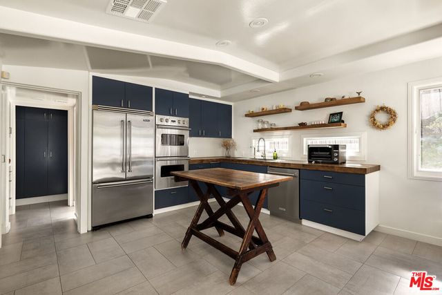 12317 Rochedale Lane, Los Angeles, CA 90049