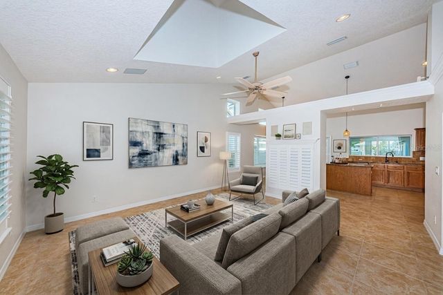 5119 21ST AVENUE N, St Petersburg, FL 33710