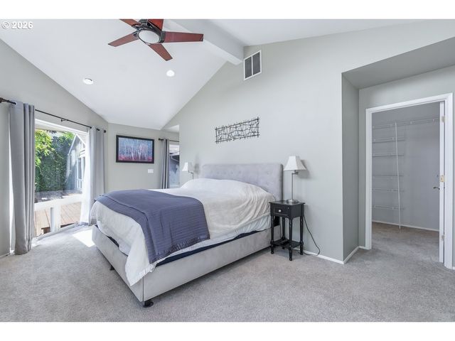 730 Se BARNES Ave, Gresham, OR 97080