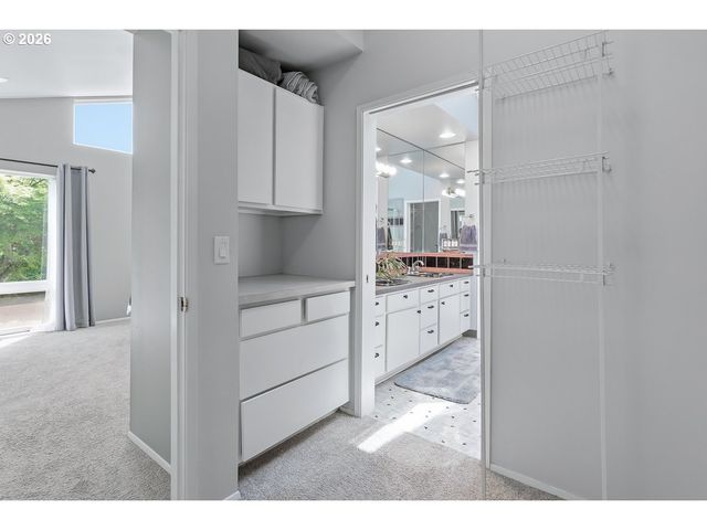 730 Se BARNES Ave, Gresham, OR 97080