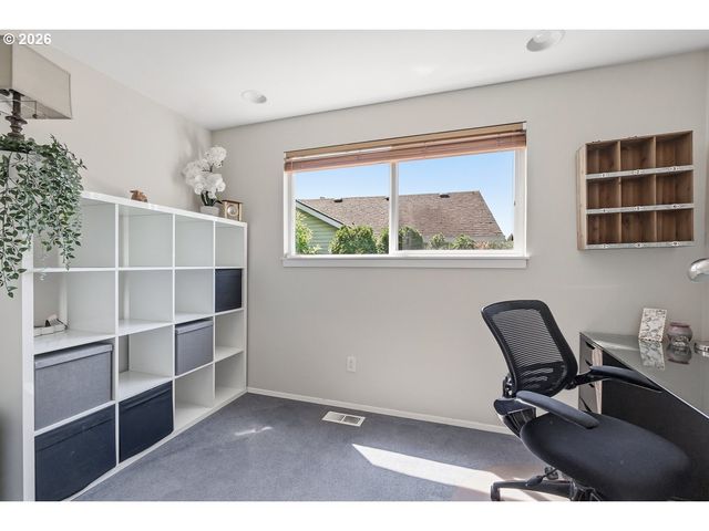 730 Se BARNES Ave, Gresham, OR 97080