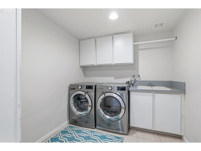 730 Se BARNES Ave, Gresham, OR 97080