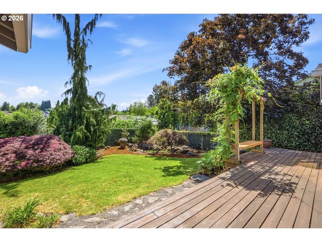 730 Se BARNES Ave, Gresham, OR 97080