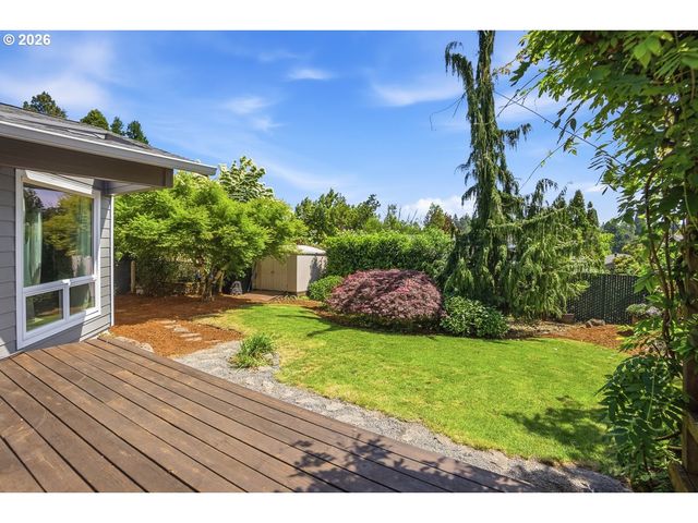 730 Se BARNES Ave, Gresham, OR 97080