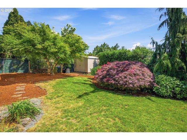 730 Se BARNES Ave, Gresham, OR 97080