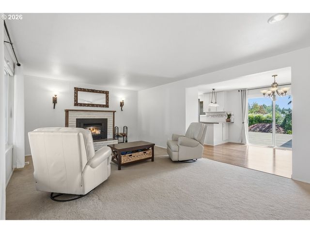 730 Se BARNES Ave, Gresham, OR 97080