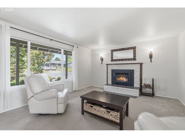 730 Se BARNES Ave, Gresham, OR 97080