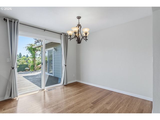 730 Se BARNES Ave, Gresham, OR 97080