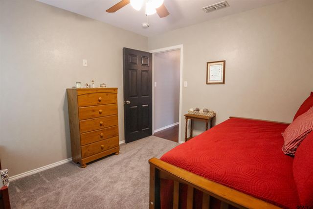 610 Winding Brook Ln, Tyler, TX 75703