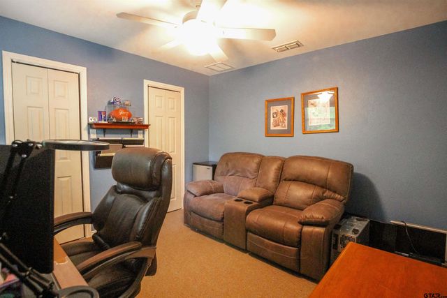 610 Winding Brook Ln, Tyler, TX 75703