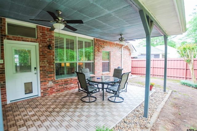 610 Winding Brook Ln, Tyler, TX 75703