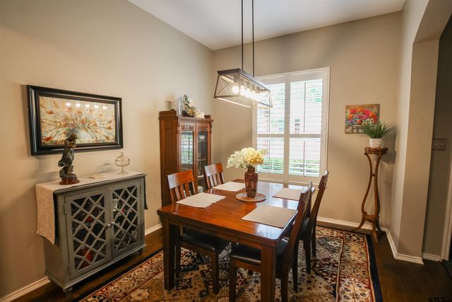 610 Winding Brook Ln, Tyler, TX 75703