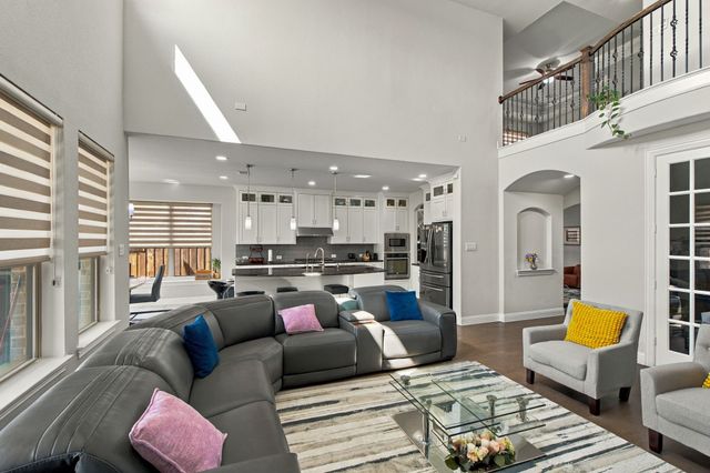 7211 Arches Avenue, Irving, TX 75063