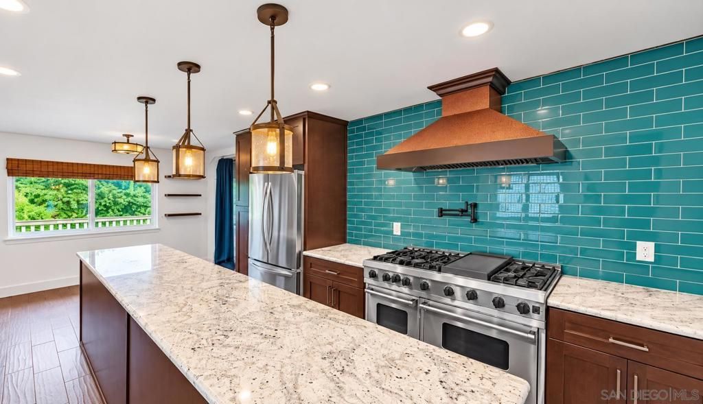 1229 Sandra Circle, Vista, CA 92083 — exterior