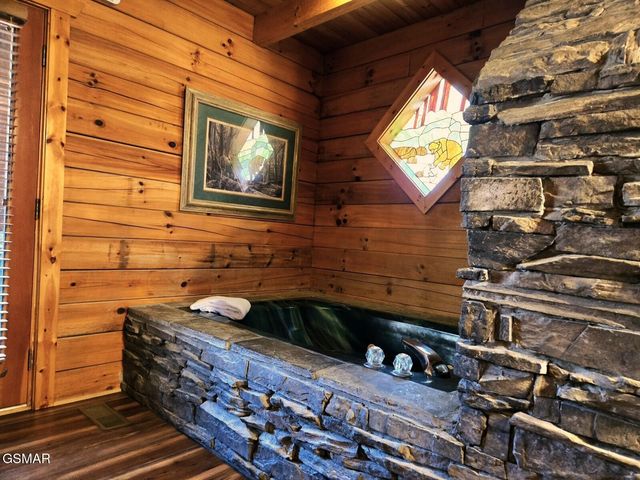 1580 Walt Price Road, Sevierville, TN 37876