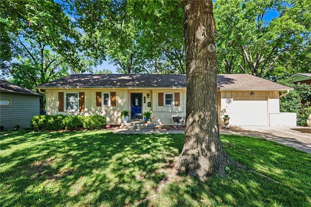 9334 Woodward Street, Overland Park, KS 66212