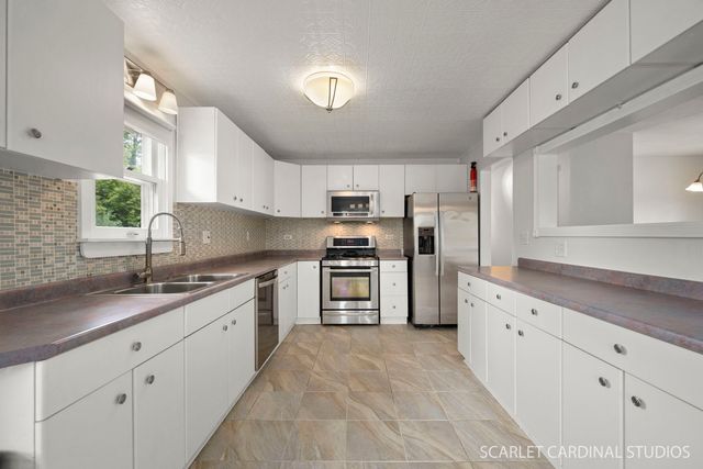 1102 Walnut Avenue, Hanover Park, IL 60133