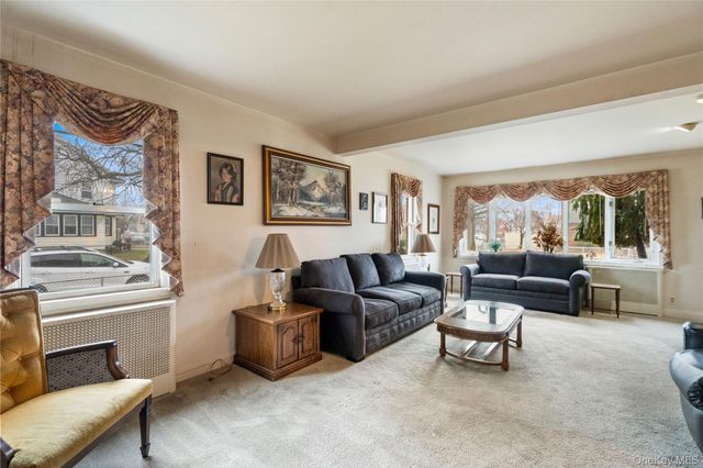 181 Monroe Street, Franklin Square, NY 11010