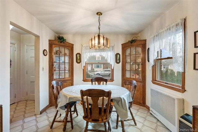 181 Monroe Street, Franklin Square, NY 11010