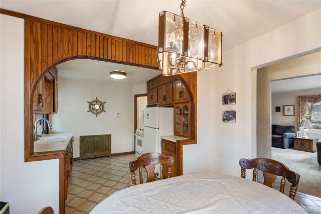 181 Monroe Street, Franklin Square, NY 11010