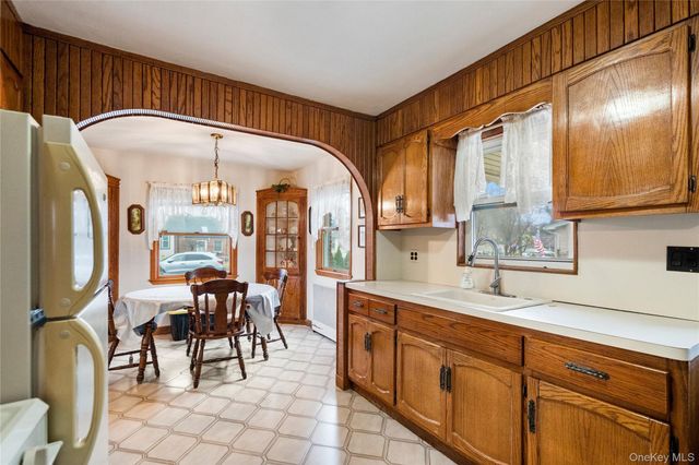 181 Monroe Street, Franklin Square, NY 11010