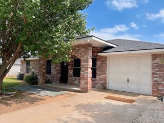 102 Janis Street, Alvarado, TX 76009