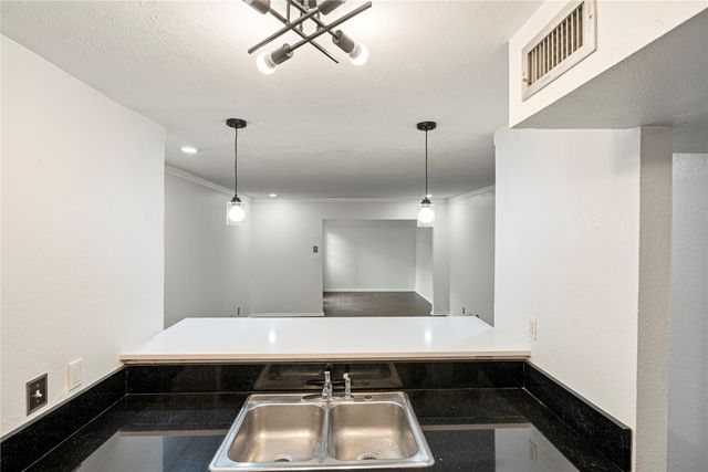 4323 Brown Street 139, Dallas, TX 75219