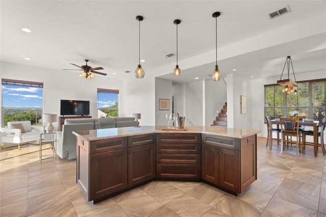 406 Rogart DR, Spicewood, TX 78669
