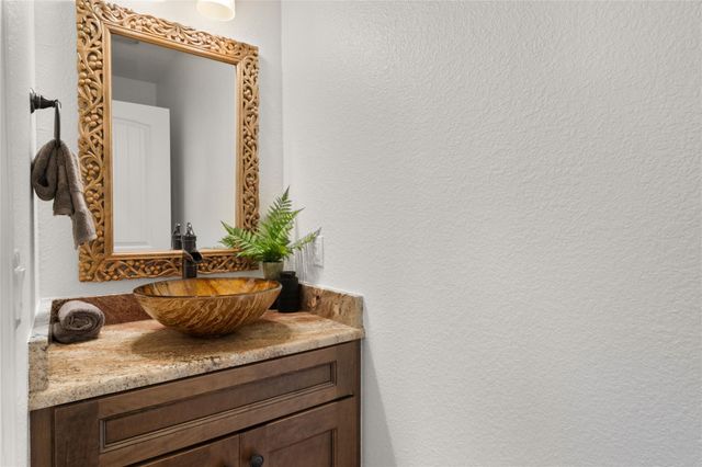 406 Rogart DR, Spicewood, TX 78669