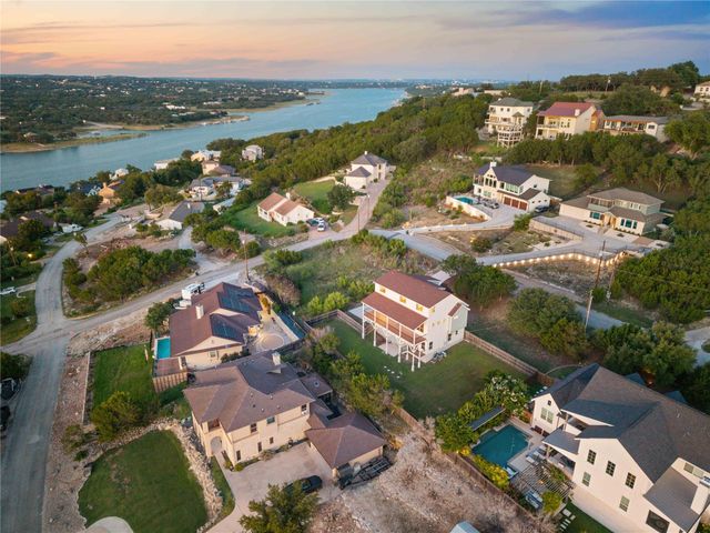 406 Rogart DR, Spicewood, TX 78669