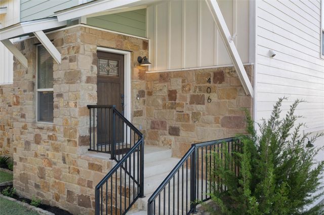 406 Rogart DR, Spicewood, TX 78669
