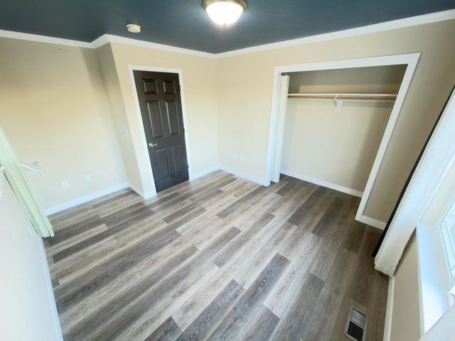 516 NW Forest Rd, Minot, ND 58701